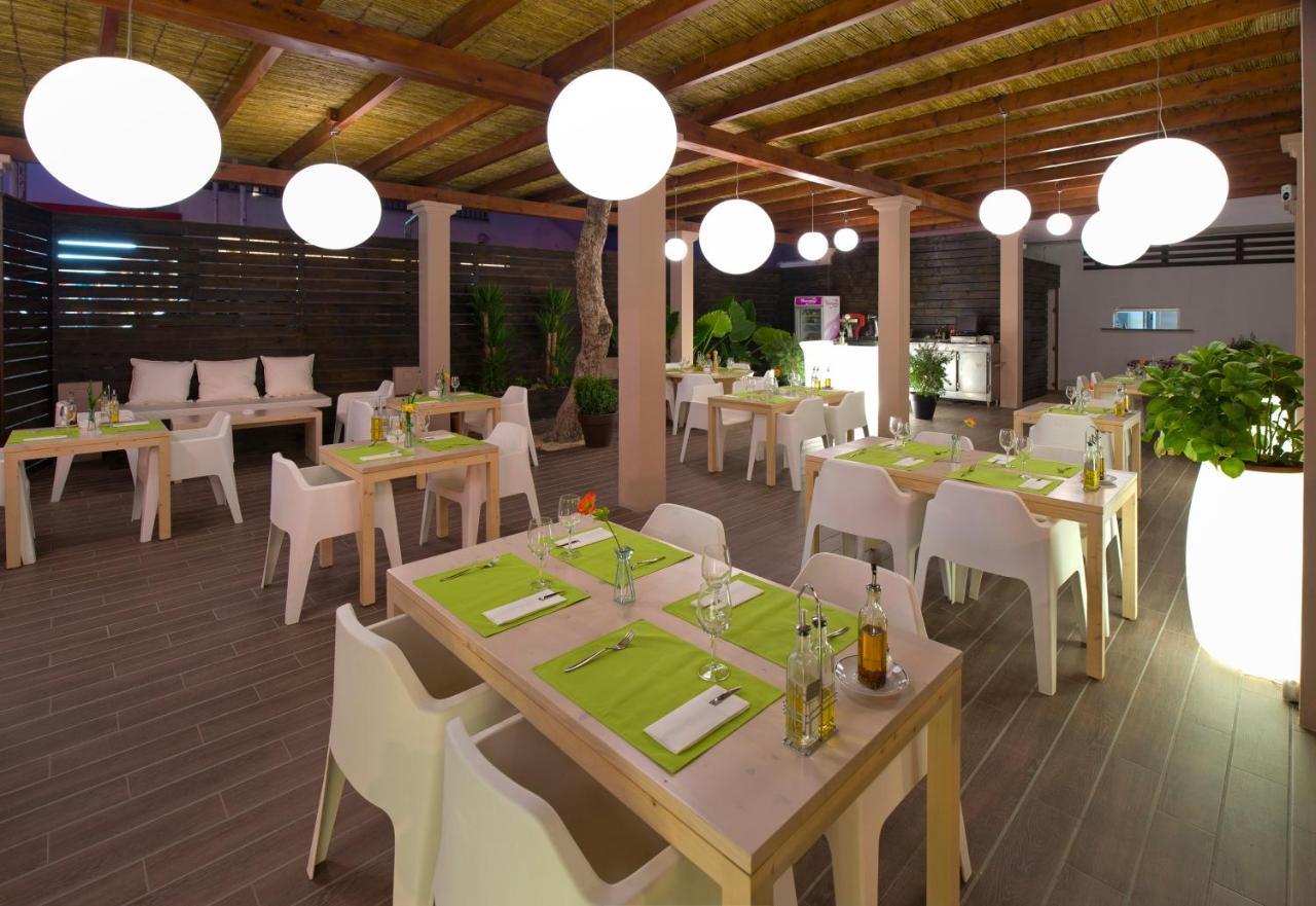 Marvell Club Hotel & Apartments San Antonio  Ngoại thất bức ảnh